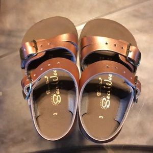 Salt water shoes sea wees rose gold size 3